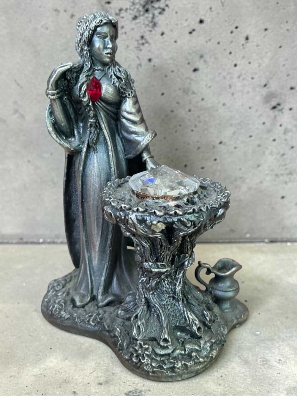 Lord of the Rings 5032 The Mirror of Galadriel Pewter Figurine by WAPW UK 1991